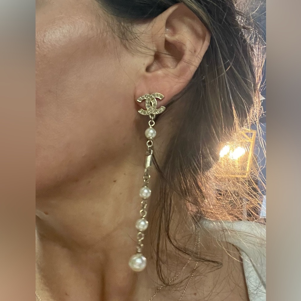 CHANEL silver and Pearl Logo dangle Earrings